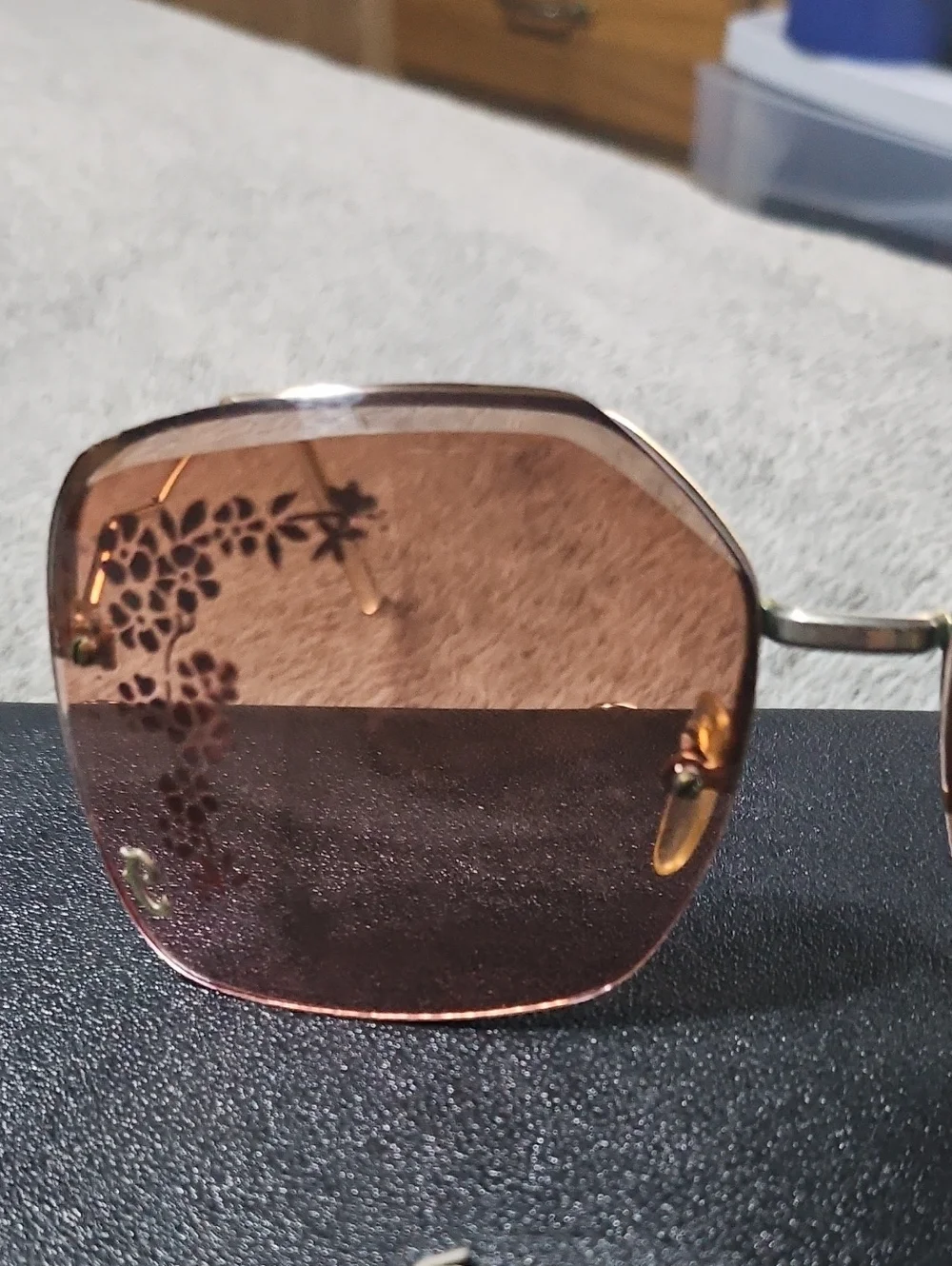 Womens Very Vintage Womens Etched Sunglasses